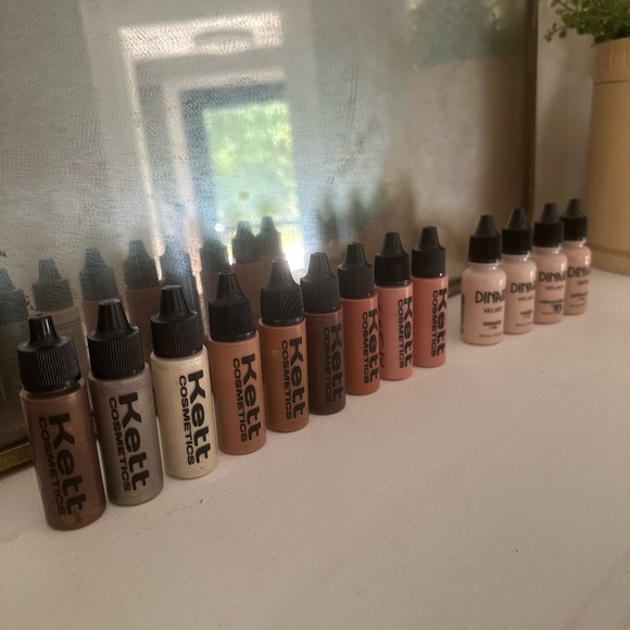 13x Kett + Dinair Airbrush Bundle - MUA RETIREMENT SALE! - Picture 1 of 4